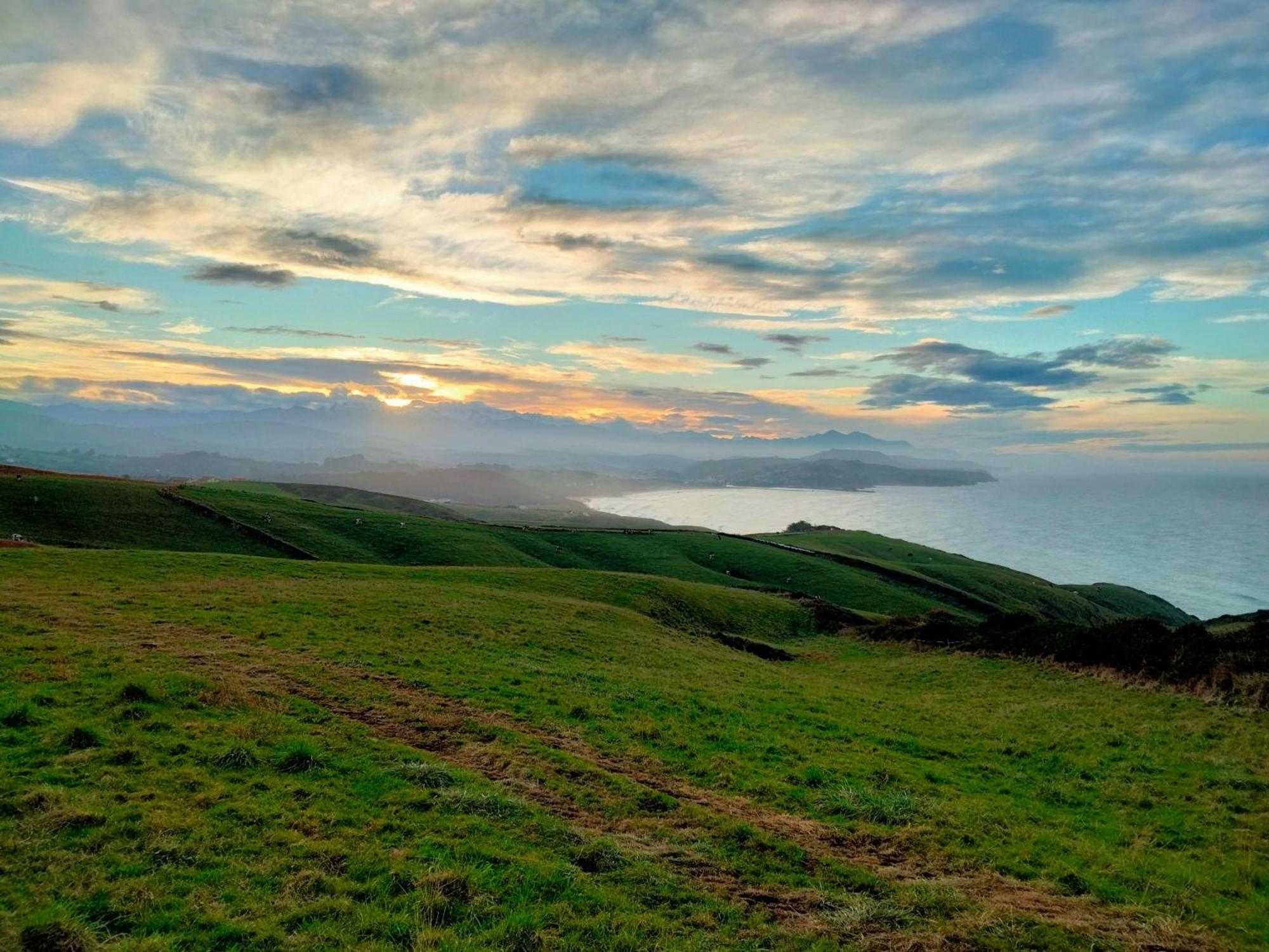 El Mirador Del Valle, A 9 Min De Comillas Luaran gambar